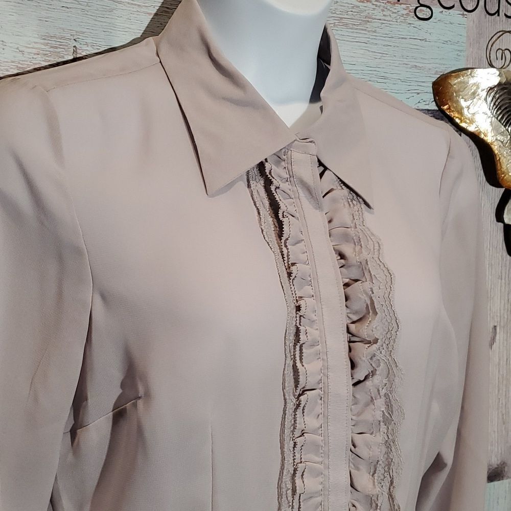 Pamela Dennis Private Group Neutral Color Ruffle Front Career Blouse Sz L 823